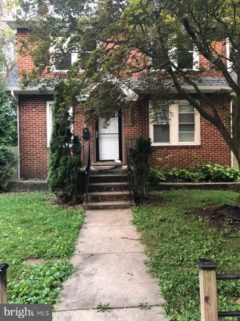 112 W Buck St, Paulsboro, NJ 08066