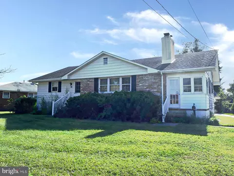 100 Center St, Gibbstown, NJ 08027