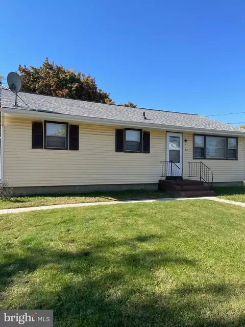 24 N New St, Clayton, NJ 08312