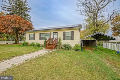 132 W Jefferson St, Paulsboro, NJ 08066