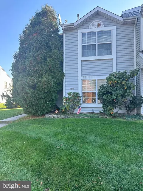 950 Thoreau Ln, Williamstown, NJ 08094