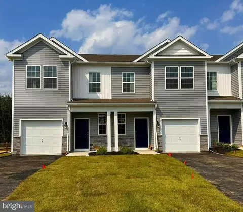 213 Mazzeo Dr, Glassboro, NJ 08028
