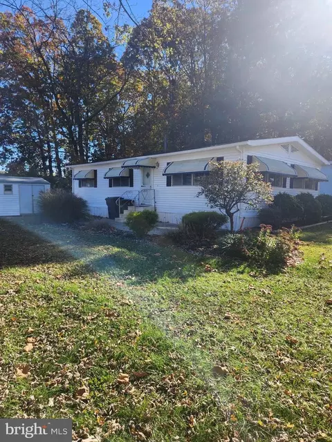 302 Kentucky Ave, Williamstown, NJ 08094