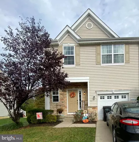 111 Oakridge Dr, Mount Royal, NJ 08061
