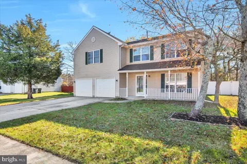 302 Pickwick Ct, Williamstown, NJ 08094