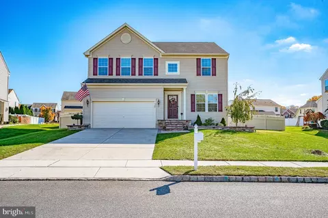 320 Carriage Dr, Mount Royal, NJ 08061