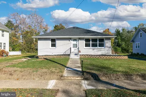 347 N Broad St, Clayton, NJ 08312
