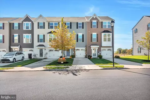 502 Dalton Dr, Swedesboro, NJ 08085