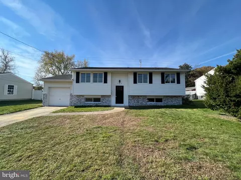 725 Lois Dr, Williamstown, NJ 08094