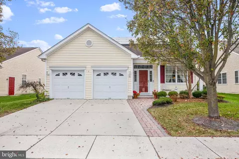 16 Chew Ln, Sewell, NJ 08080