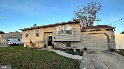 1634 Forest Dr, Williamstown, NJ 08094