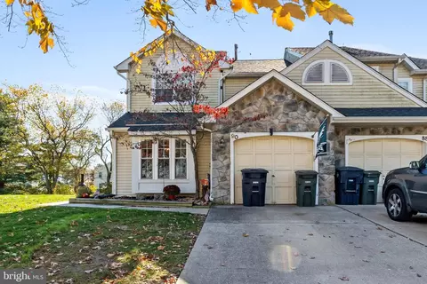 90 Kerry Lynn Ct, Williamstown, NJ 08094