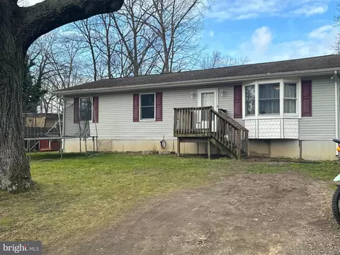 221 Crystal Dr, Williamstown, NJ 08094