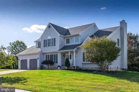 310 Snowgoose Ln, Mullica Hill, NJ 08062