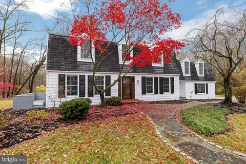 1300 Vallee Dr, Woodbury, NJ 08096