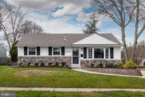 1137 Vivian Ter, West Deptford, NJ 08096