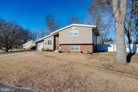 180 Sacramento Ct, Mantua, NJ 08051
