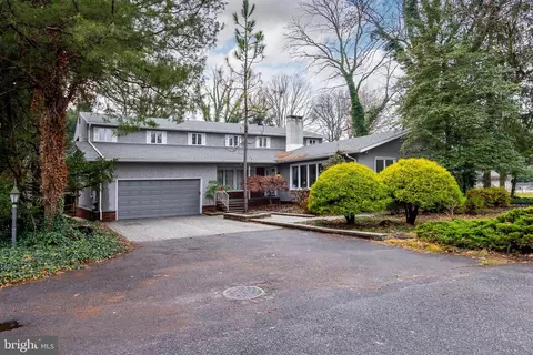 276 Warren Ave, West Deptford, NJ 08086