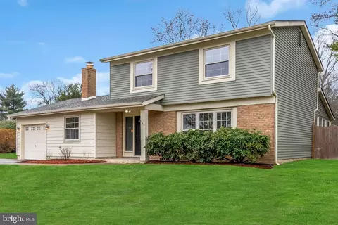 146 Golfview Dr, Sewell, NJ 08080