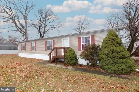 47 Marathon Dr, Mantua, NJ 08051