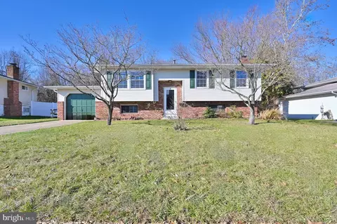 18 Hampshire Ave, Turnersville, NJ 08012