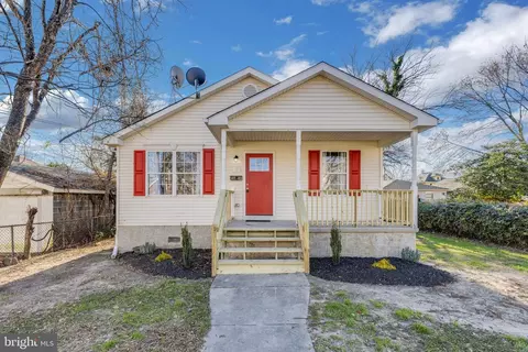110 W Jefferson St, Paulsboro, NJ 08066