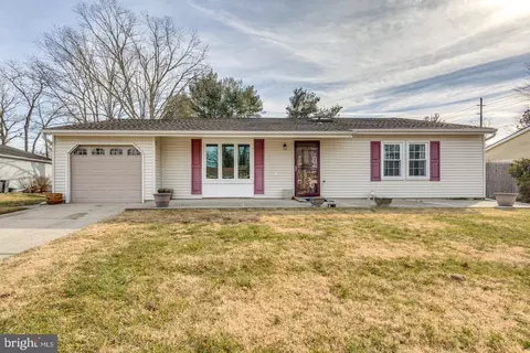 4 Hercules Ct, Sewell, NJ 08080