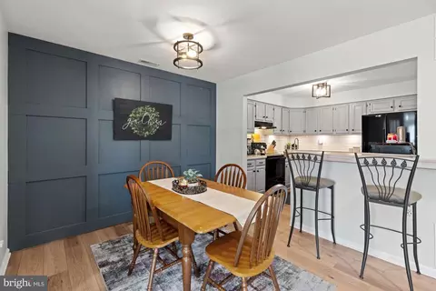 8 Neville Ct, Sewell, NJ 08080
