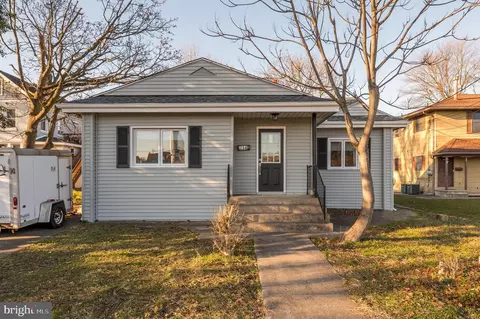 714 Gateway Blvd, Westville, NJ 08093
