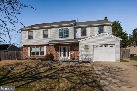 20 Twin Ponds Dr, Sewell, NJ 08080