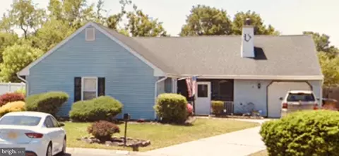 18 Cedarwood Pl, Swedesboro, NJ 08085