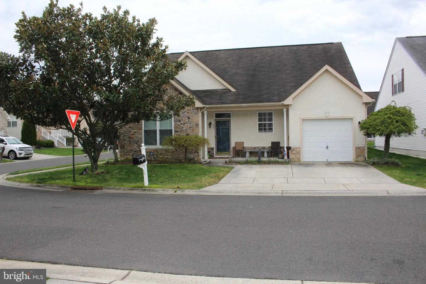 301 Castlewood Way Unit 301  