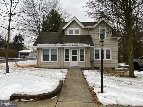 400 Hamilton Rd, Glassboro, NJ 08028