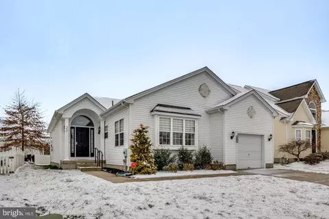 27 June Ann Dr, Clayton, NJ 08312