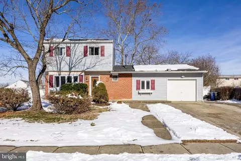380 Montgomery Dr, Mantua, NJ 08051