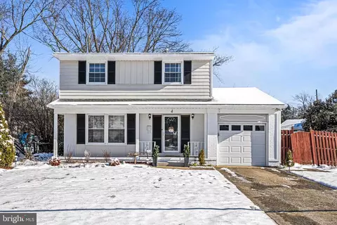 4 Fairmount Dr, Glassboro, NJ 08028