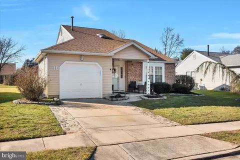 18 Pinecrest Dr, Woodbury, NJ 08096