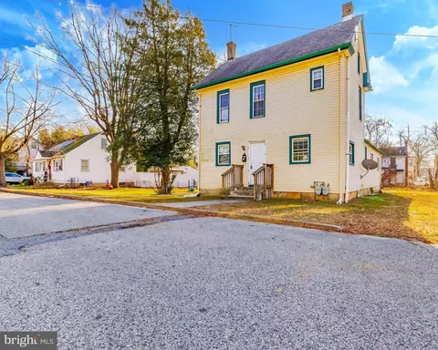 22 E Madison St, Paulsboro, NJ 08066