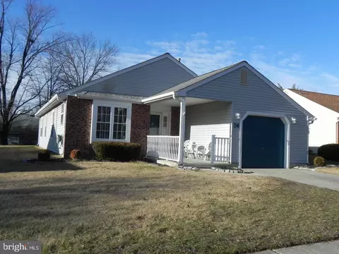 24 Knollwood Dr, Woodbury, NJ 08096