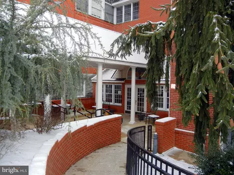 100 Aura Rd # 105, Clayton, NJ 08312