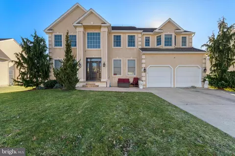 1992 Steeplechase Dr, Williamstown, NJ 08094