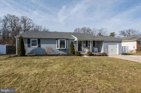 151 Whitman Dr, Blackwood, NJ 08012