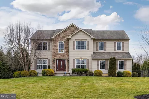 12 Chandler Ct, Mullica Hill, NJ 08062
