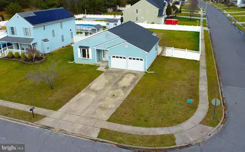 402 School House Rd, Williamstown, NJ 08094