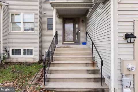22 Woodstream Ct, Mantua, NJ 08051
