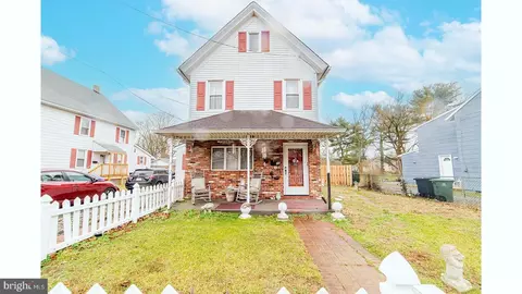 32 Clayton Rd, Williamstown, NJ 08094