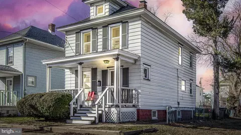 111 E Jefferson St, Paulsboro, NJ 08066