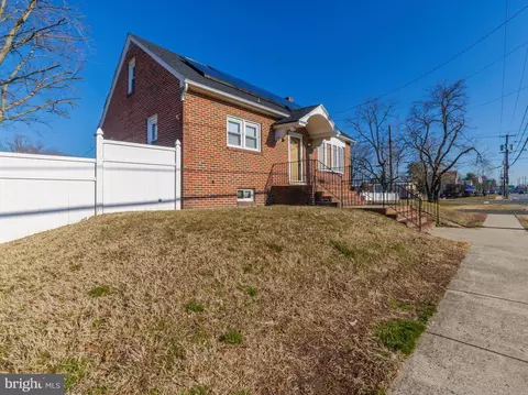 448 Crown Point Rd, West Deptford, NJ 08086