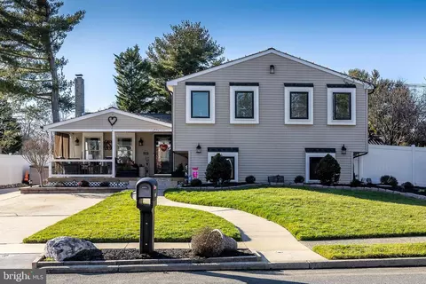781 Lancing Rd, West Deptford, NJ 08096