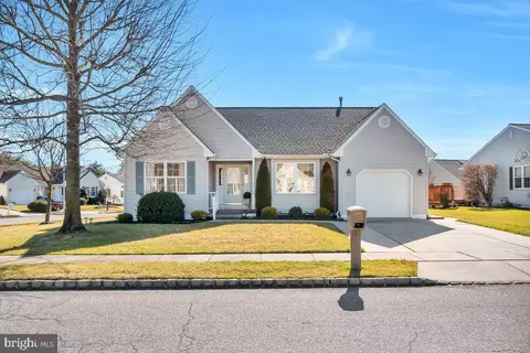 125 Flagstone Way, Sewell, NJ 08080